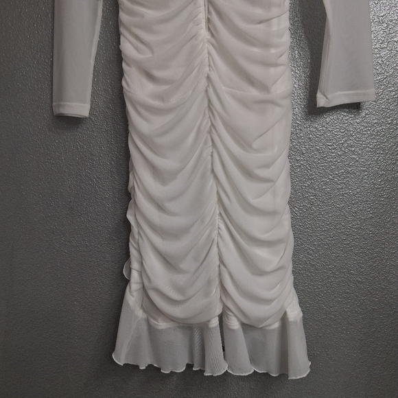 NWT Zattcas White Formal Dress With Ruching & Ruffles  Size L - Picture 5 of 10